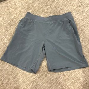 Men’s Lululemon 7” Athletic shorts.